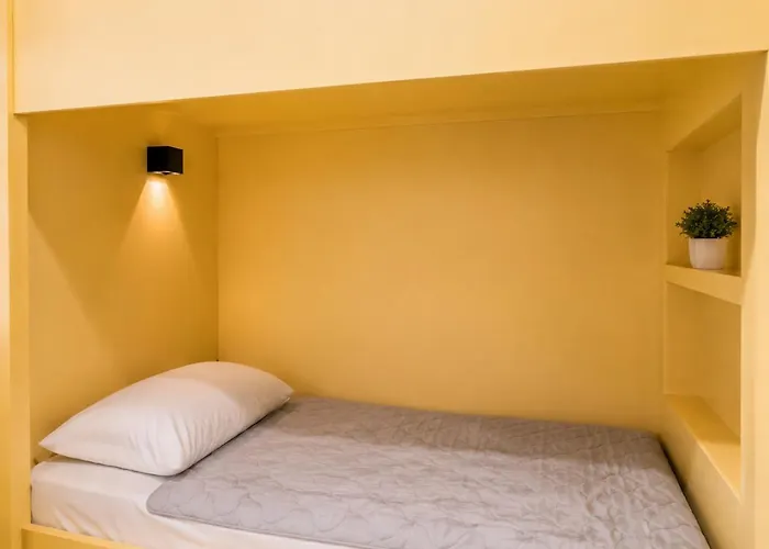 Hostel Affordable With 4bedbunks